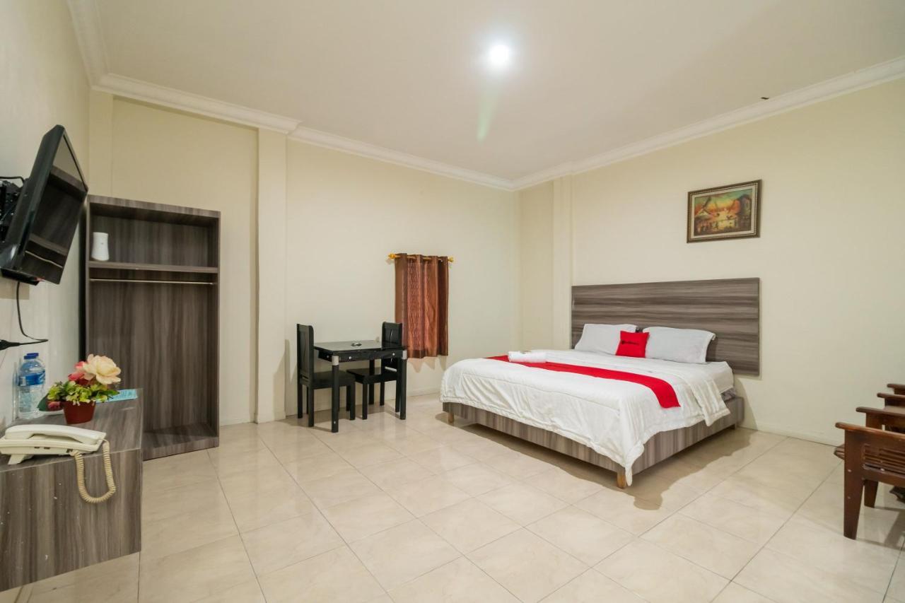 Reddoorz @ Pematangsiantar Hotel Exterior photo